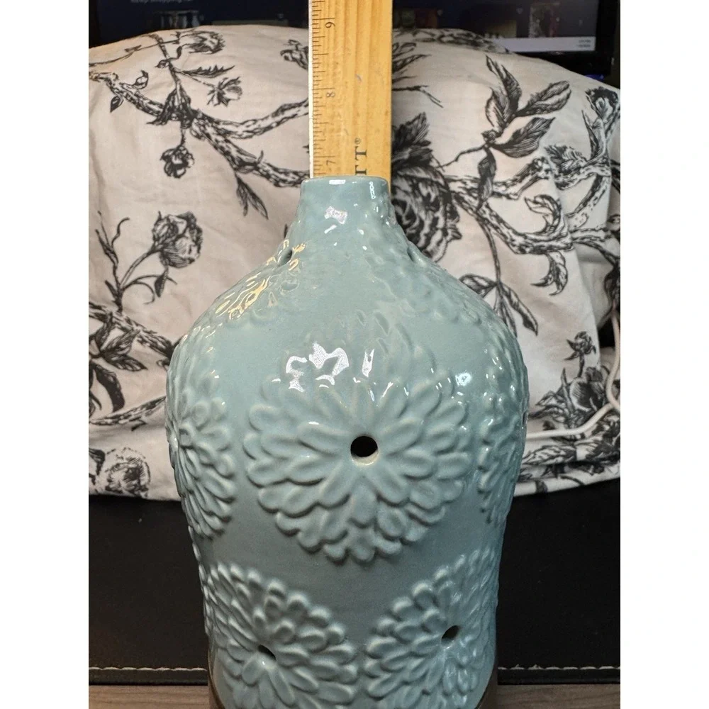 Airome Blue Ceramic Glazed Floral Print Oil Diffuser with Light Brown Base 100mL
